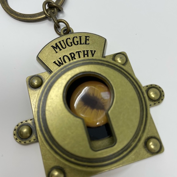 Fantastic Beasts Keychain: Muggle Worthy (BNWT) - Picture 5 of 10